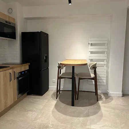 Hyper Centre De Avec Parking Reims